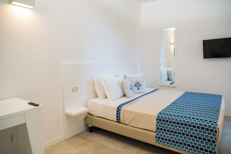 Bedroom 5, Capri Koral Guest House, Napoli