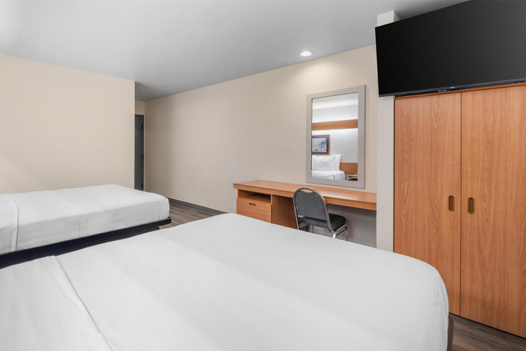 Bedroom 3, SureStay by Best Western Sacramento South Natomas, Sacramento