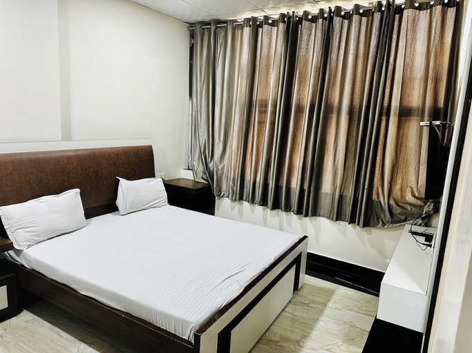 Bedroom 2, Grover international hotel, Bathinda