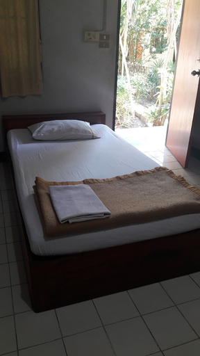 Bedroom 2, Vijitporn House Hotel, Muang Mae Hong Son