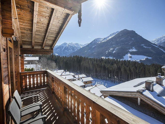 3, Chalet with Sauna and Natural Pool, Zell am See
