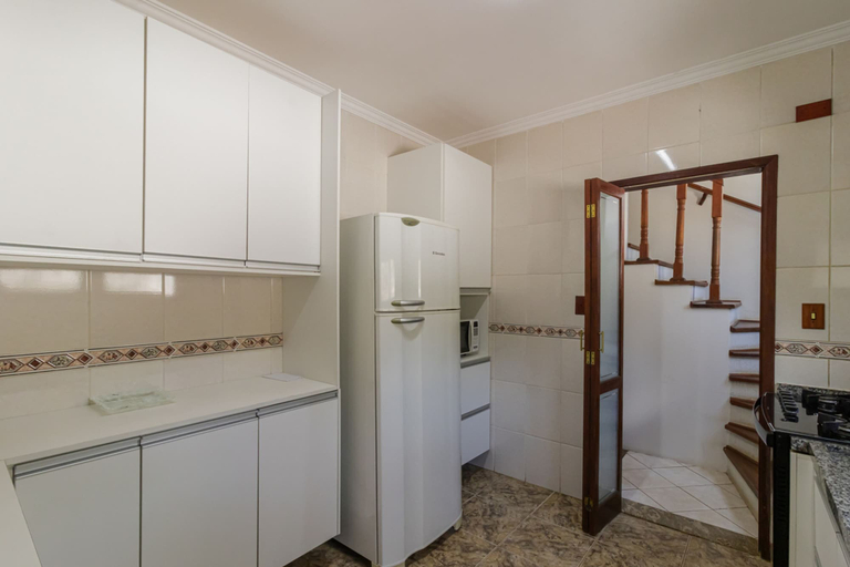 Room 5, Casa com Piscina Sal o de Jogos e Churrasqueira, Mairiporã