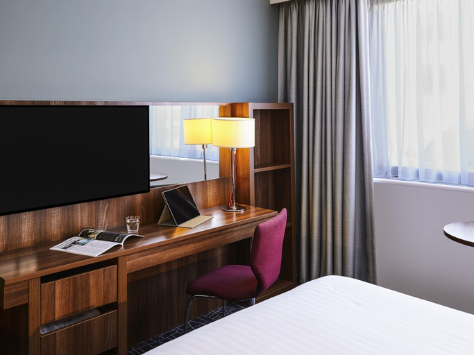 Bedroom 3, Mercure Telford Centre Hotel, Telford and Wrekin