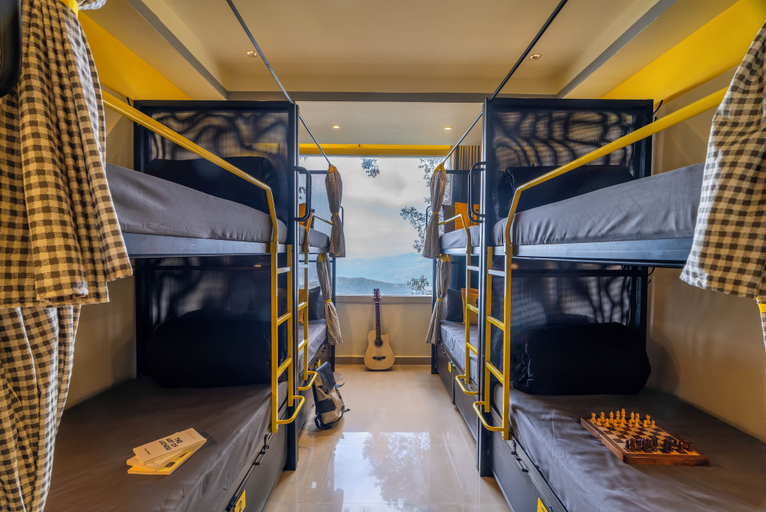 Room 4, The Hosteller Dalhousie, Mall Road, Chamba