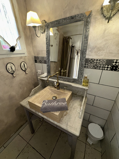 Bathroom 5, Le Moulin de Sonnailles, Bouches-du-Rhône