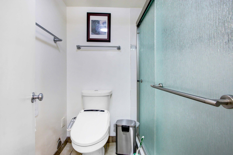 Room 2, Sunny Azusa Hideaway Near APU Trails Easy LA Access, Los Angeles