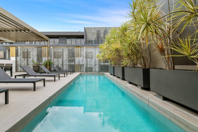 Pool, West End Flat With Pool and BBQ Access, West End