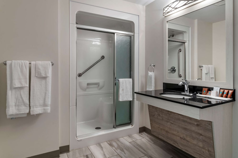 Bathroom 4, Dannys Hotel Suites SureStay Collection by BW, Gloucester
