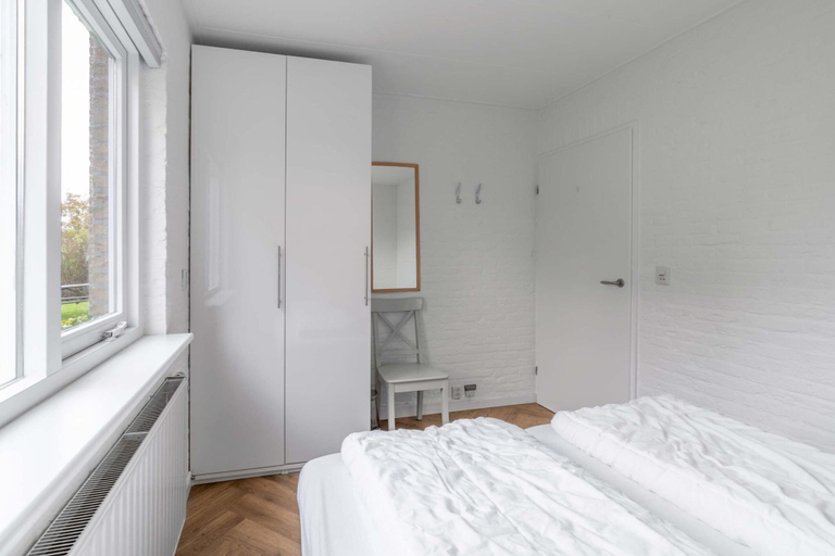 Room 3, Modernly Furnished Holiday Home for 6 People, Texel