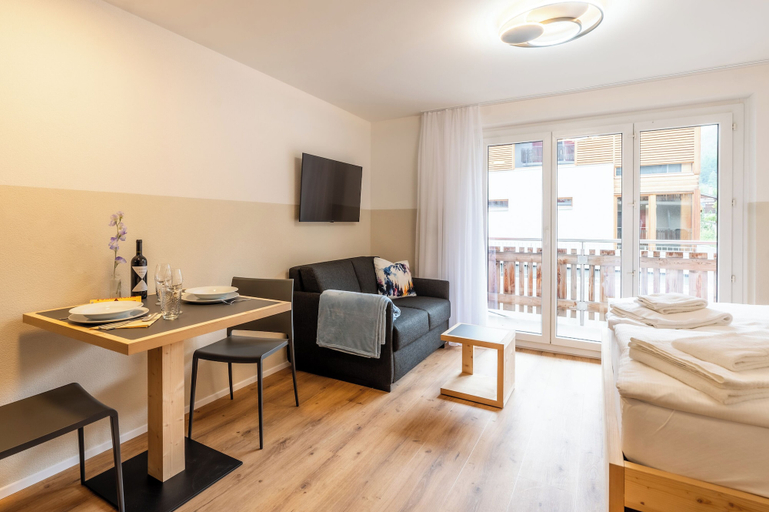 In-room dining 2, Exclusives Studio bei der Bergbahn, Visp