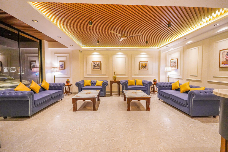 Reception 4, Carom Hotel Manali, Kullu
