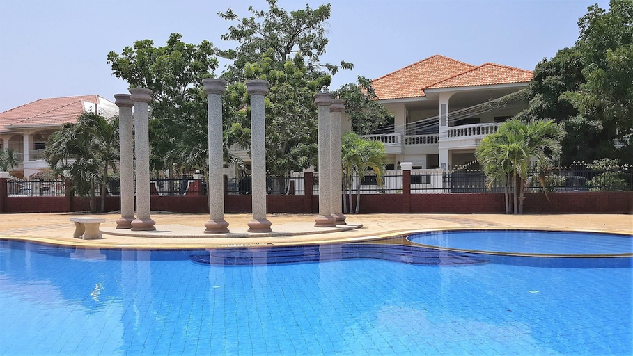 Sport & Beauty 2, JOOPLAND Luxury Pool Villa Pattaya Walking Street, Pattaya