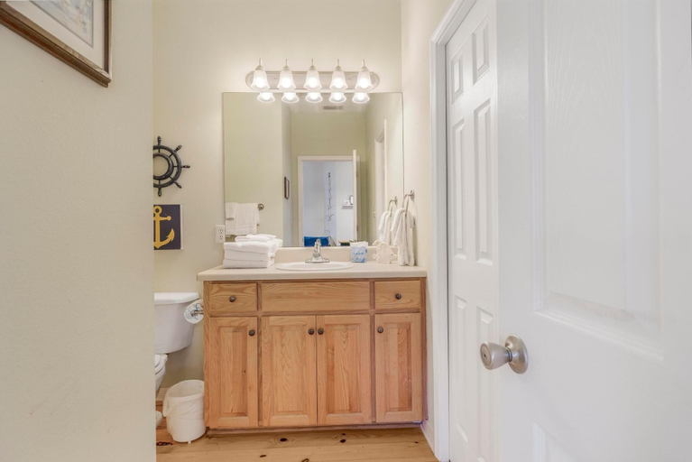 Bathroom 4, The Rookery 1302, Baldwin