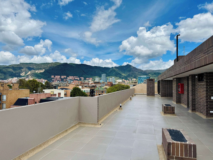 Room 4, w Serene 2BR w Balcony in Santa Barbara, Santafé de Bogotá