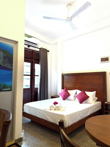 Room 3, Pearl Kingdom Hotel & Resort, Matara Four Gravets