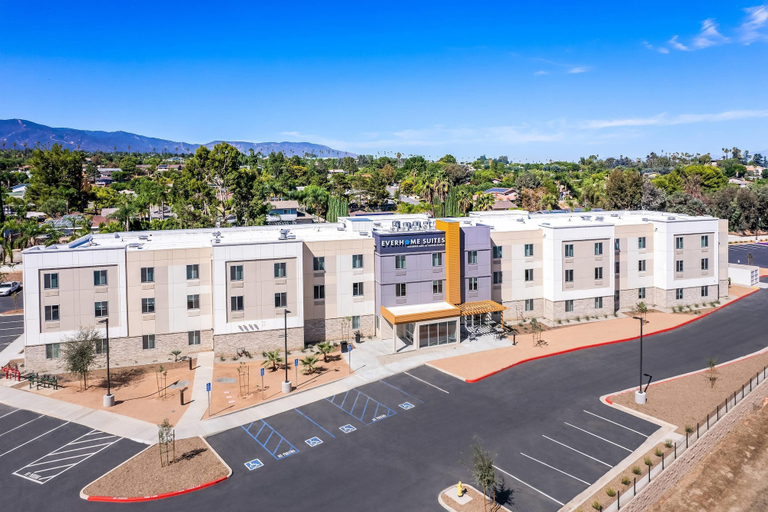 Exterior & Views 2, Everhome Suites Corona, Riverside