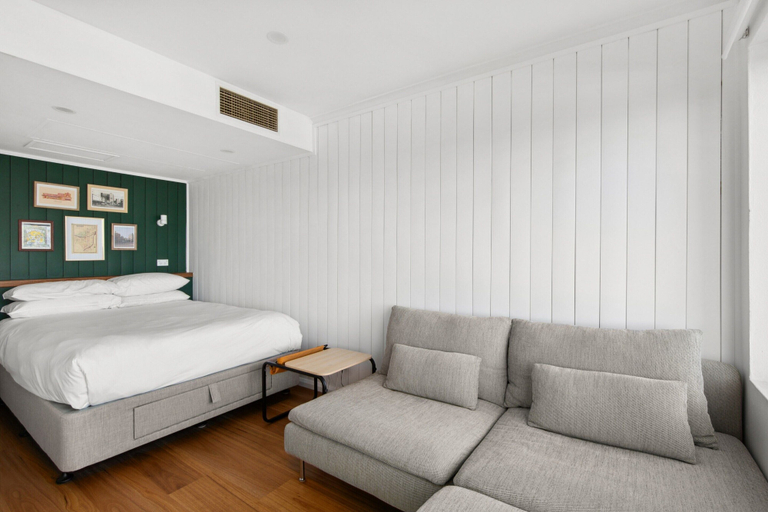 Room 4, Stylish Studio in the Heart of Newtown With Pool, Sydney