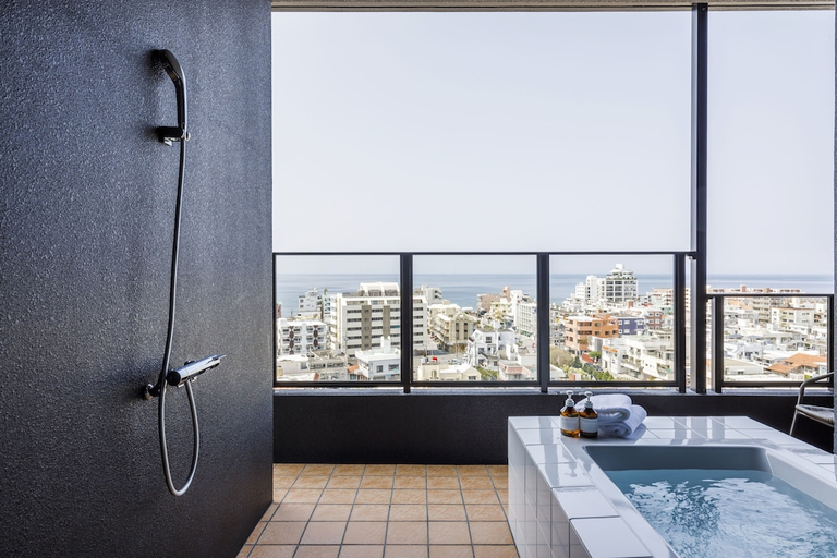 Bathroom 3, Blue Steak Wonder Chatan, Chatan