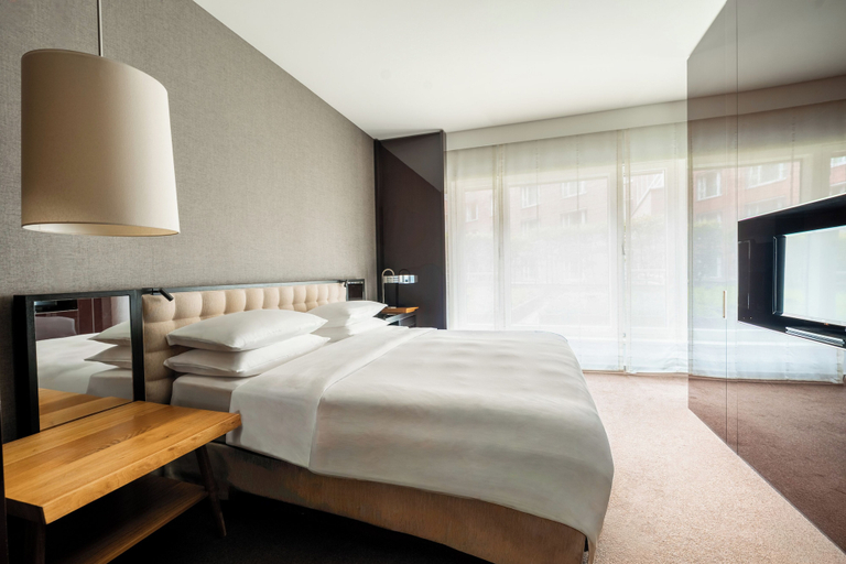 Bedroom 3, Grand Hyatt Berlin, Berlin