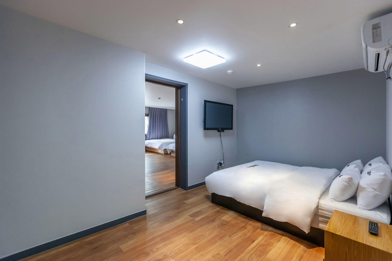 Bedroom 3, No.25 Hotel Busan (Seomyeon subway station), Busanjin