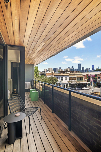 Balcony, Bright 2-bed Apartment in Fitzroy's Heart, Melbourne