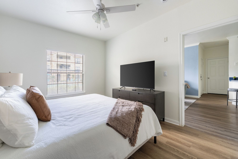 Room 2, Landing Apartments - Corpus Christi, Nueces