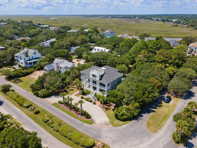 Aerial view, Sprawling Home Close To The Beach 8 Bedroom Home by Peace Vacations, Georgetown