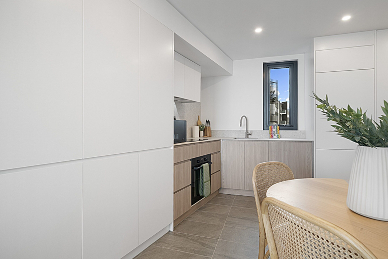 Private kitchen 5, Bright 1-bedroom Escape With Private BBQ, Fremantle