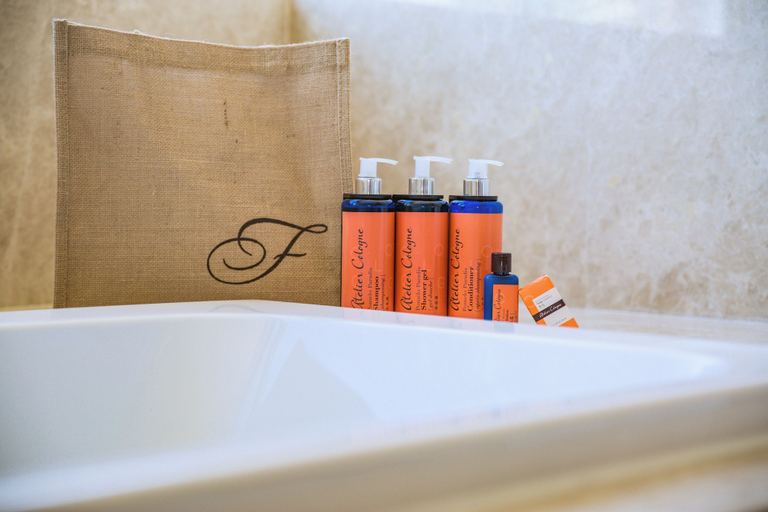 Bathroom 5, Fraser Suites Dalian, Dalian