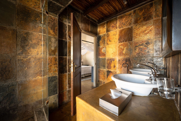 Bathroom 5, Karongwe- Shiduli Safari Lodge, Mopani