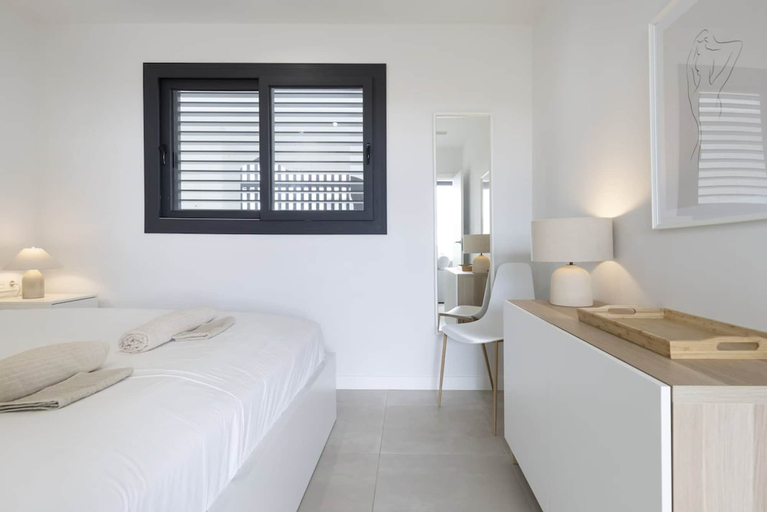 Room 5, Elegant Luxury Suite With Terrace in Higueron, Málaga