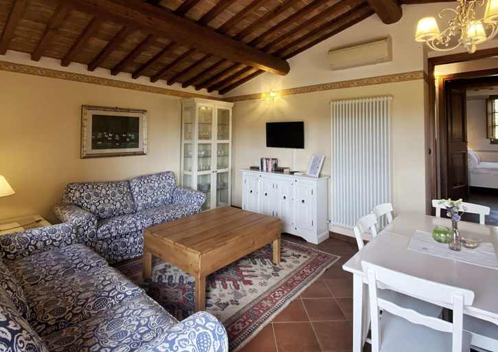 Room 4, Agriturismo Borgo Sette Tigli Apt 5, Siena