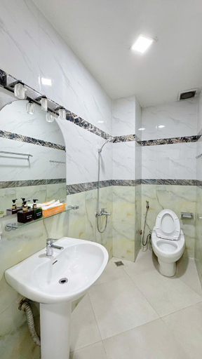 Bathroom 2, Victory Hotel Him Lam Campus, District 7