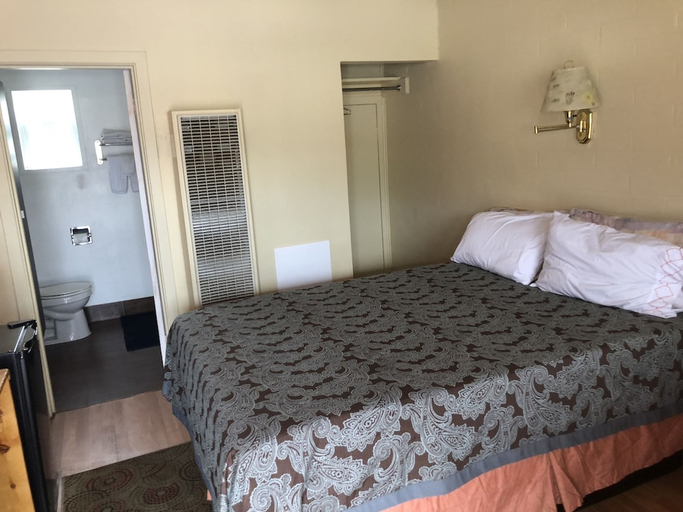 Bedroom 4, Highlander Motel, Coconino
