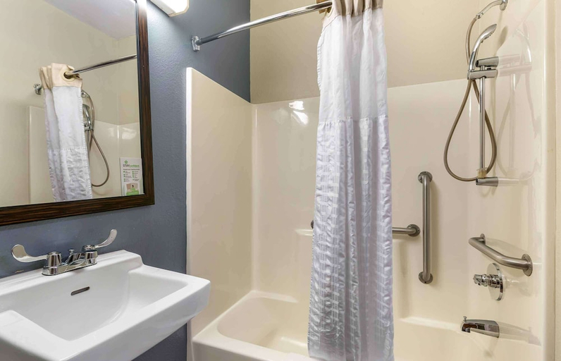 Bathroom 4, Extended Stay America Select Suites Hartford Manchester, Hartford