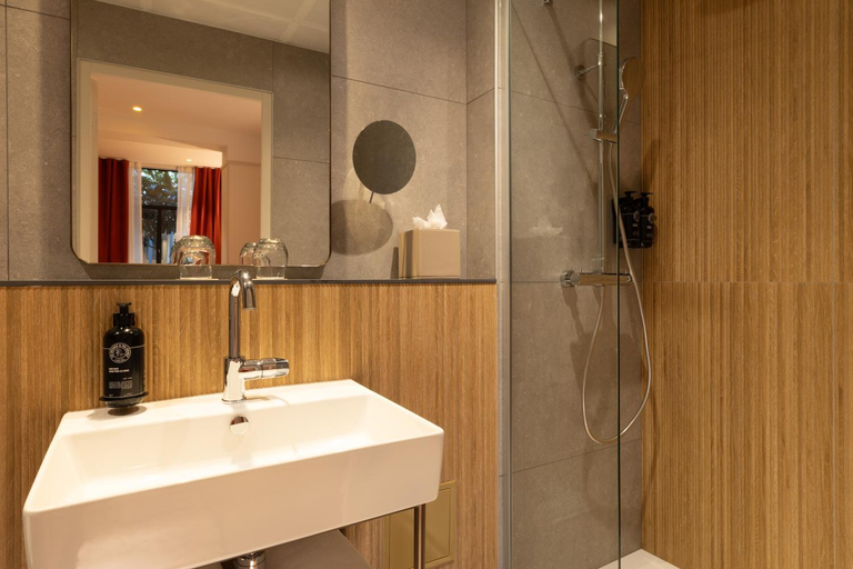 Bathroom 4, Hotel Le Cardinal, Paris