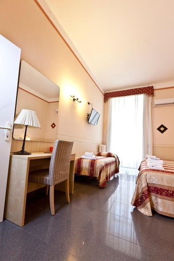 Bedroom 3, MediNaples, Napoli