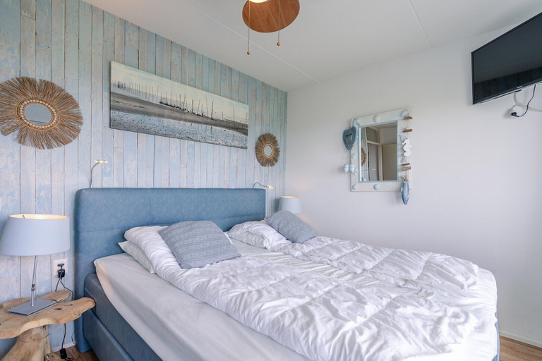 Room 5, 2 person sea view apartment, Texel