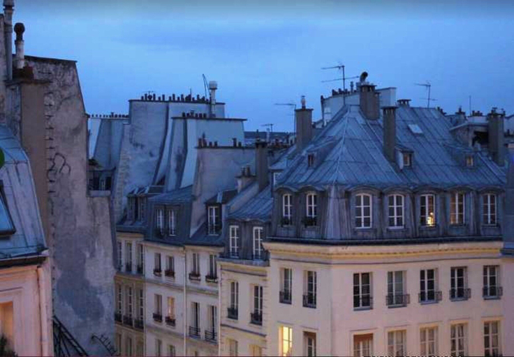 Miscellaneous 4, Confidential Room 5, a stone's throw from the Louvre, Paris