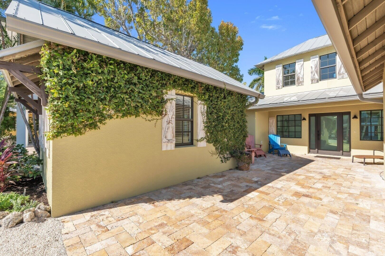 Exterior 3, Chilli Fish 4 Bedroom Home, Manatee