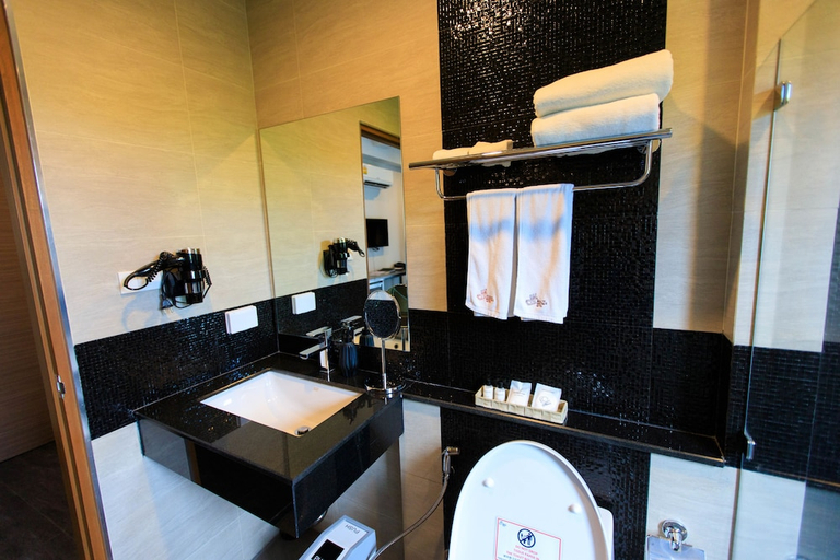 Bathroom 3, Wealth Boutique Hotel, Muang Chiang Mai