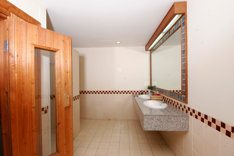 Bathroom, Kantary Bay Hotel Sriracha, Si Racha