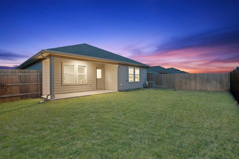 Exterior & Views 2, @ Marbella Lane - Amazing 4BR Lakeview Home, Travis