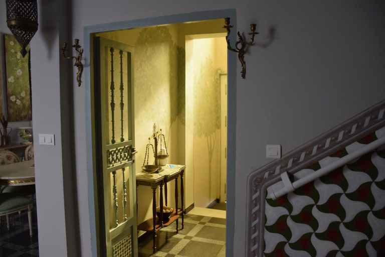 Room 4, Cheerful 6 Bedroom House in Seville With Terraces, Sevilla