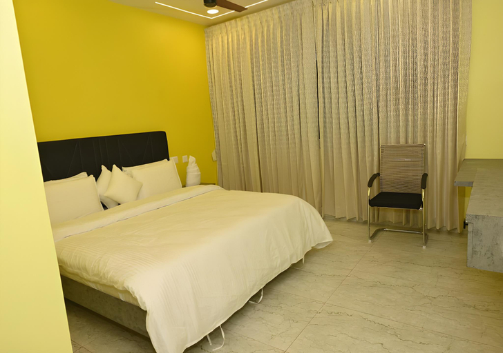 5, Anand Vihar Hotel, East Godavari