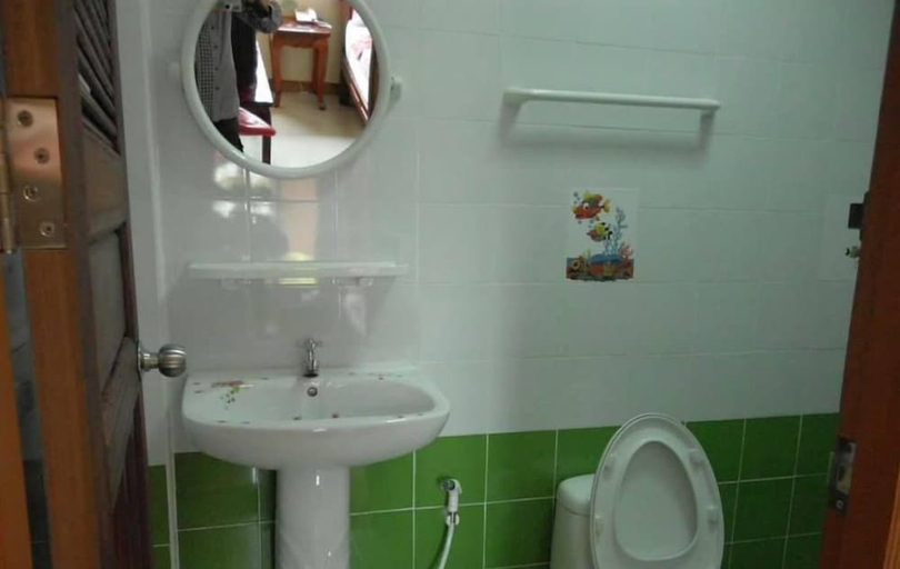 Bathroom 3, Zaleena Grand Hotel, Muang Udon Thani