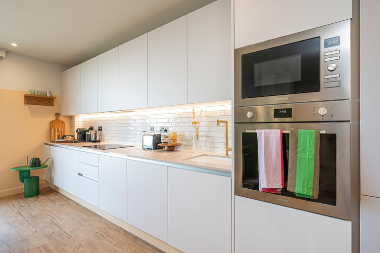 Room 5, The Eades Laura Perryman 1 Bed, London