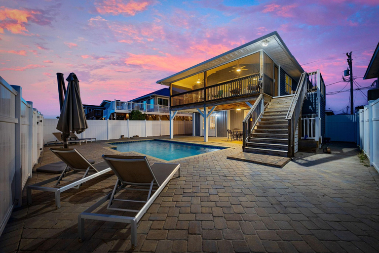 Room 4, Summer Breeze in North Myrtle Beach, Horry