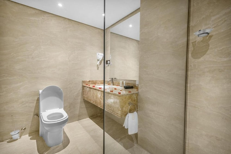 Bathroom 5, Suknai Royal Hotel