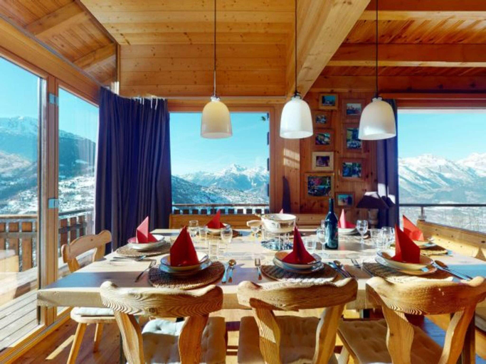 Food & Drinks 4, Sunny chalet in Veysonnaz with garden, Conthey